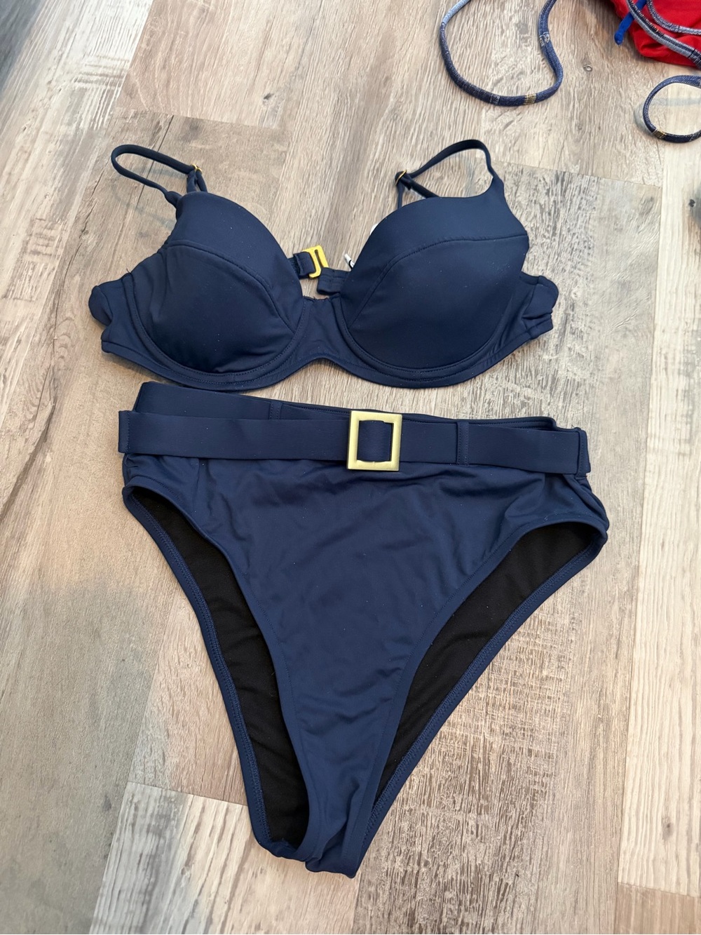 Weworewhat Navy Belted Bikini Set - Underwire Top and High Waist Bottom xs